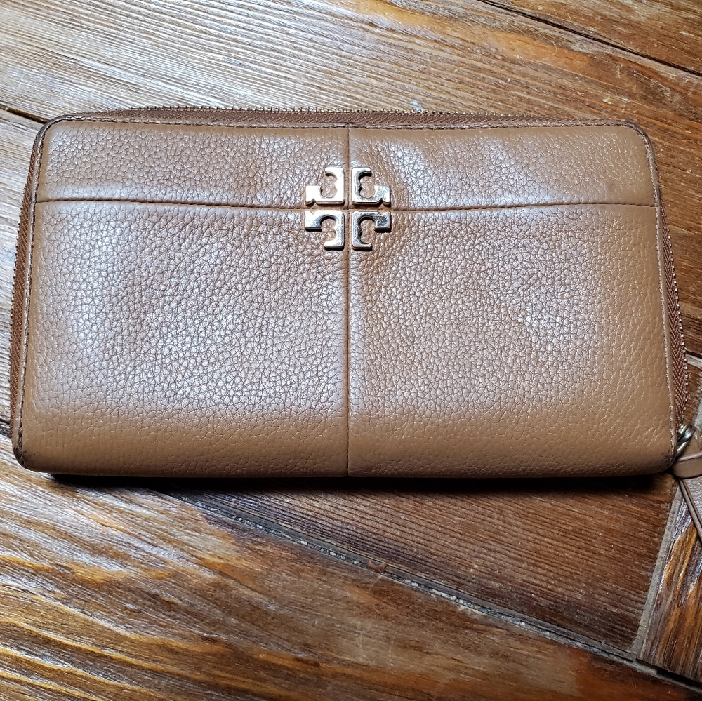 Tory Burch wallet